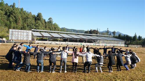 凝聚團隊、感恩前行—鳳凰保集拓展活動